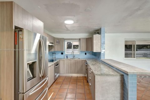 Casa en venta en Miami, Florida, 3 dormitorios, 183.02 m2 № 1331067 - foto 3