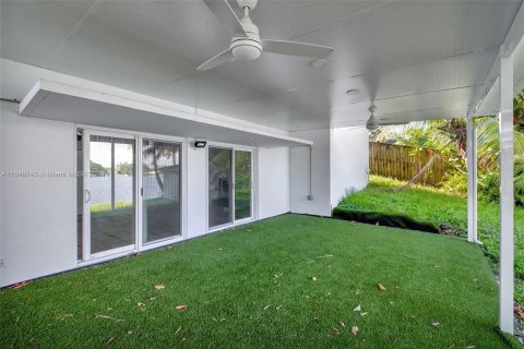 Casa en venta en Miami, Florida, 3 dormitorios, 183.02 m2 № 1331067 - foto 21