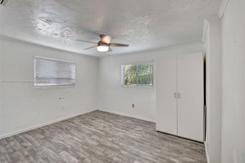 Casa en venta en Miami, Florida, 3 dormitorios, 183.02 m2 № 1331067 - foto 15