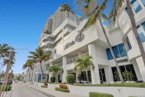 Condominio en venta en Fort Lauderdale, Florida, 1 dormitorio, 54.25 m2 № 1332299 - foto 1