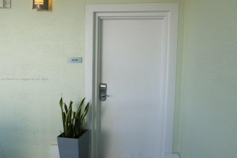 Condominio en venta en Doral, Florida, 1 dormitorio, 65.5 m2 № 1099818 - foto 25