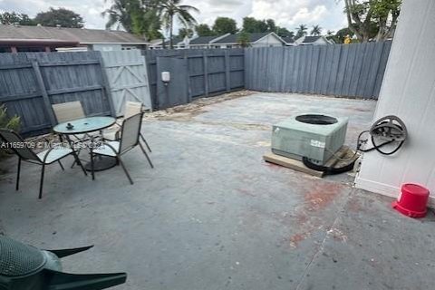 Adosado en venta en Miami, Florida, 2 dormitorios, 100.61 m2 № 1364910 - foto 12