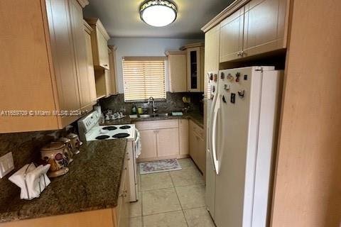 Adosado en venta en Miami, Florida, 2 dormitorios, 100.61 m2 № 1364910 - foto 4