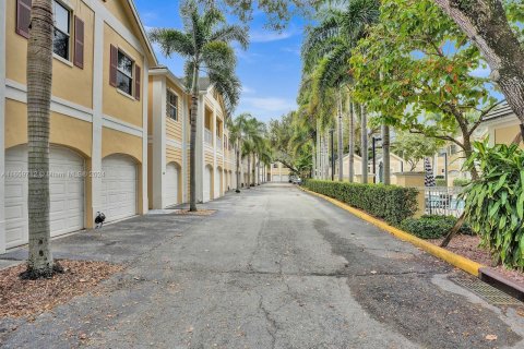 Townhouse in Fort Lauderdale, Florida 3 bedrooms, 145.11 sq.m. № 1364911 - photo 1