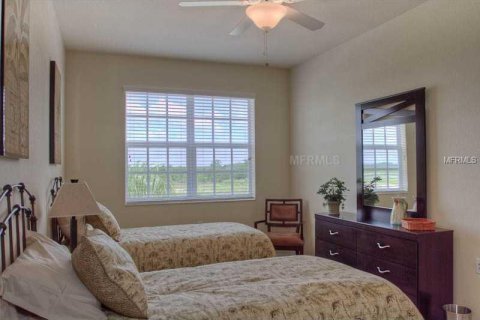 Townhouse in Bradenton, Florida 3 bedrooms, 195 sq.m. № 212643 - photo 22