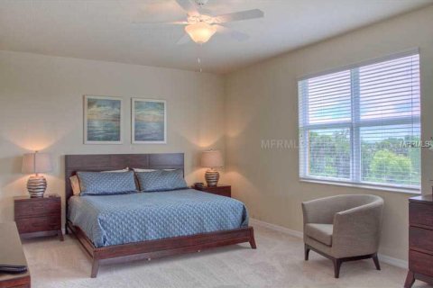 Townhouse in Bradenton, Florida 3 bedrooms, 195 sq.m. № 212643 - photo 14