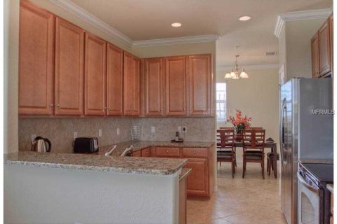 Townhouse in Bradenton, Florida 3 bedrooms, 195 sq.m. № 212643 - photo 11