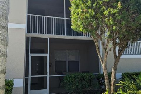 Condominio en alquiler en Sarasota, Florida, 2 dormitorios, 133.13 m2 № 212646 - foto 1