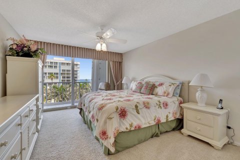 Condo in Highland Beach, Florida, 3 bedrooms  № 1146935 - photo 17