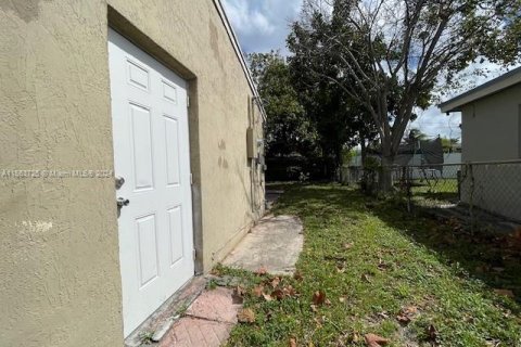 Villa ou maison à vendre à Miramar, Floride: 3 chambres, 126.35 m2 № 1102941 - photo 3