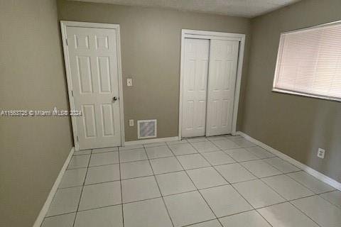 House in Miramar, Florida 3 bedrooms, 126.35 sq.m. № 1102941 - photo 25