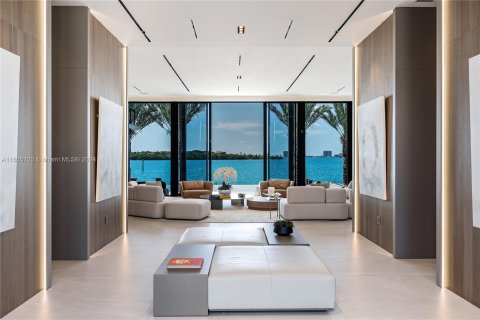 Villa ou maison à vendre à North Miami, Floride: 6 chambres, 757.43 m2 № 1229691 - photo 9
