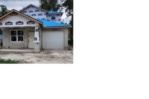 House in Tampa, Florida 3 bedrooms, 151.62 sq.m. № 1367649 - photo 1