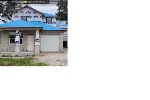 House in Tampa, Florida 3 bedrooms, 151.62 sq.m. № 1367650 - photo 1