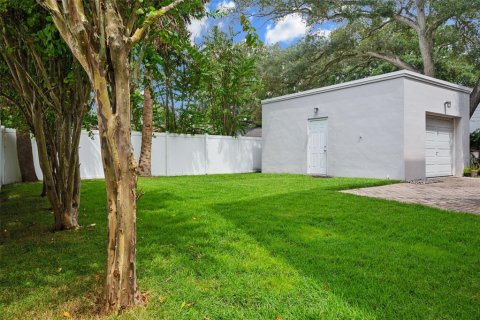 House in Tampa, Florida 4 bedrooms, 201.23 sq.m. № 1366538 - photo 30