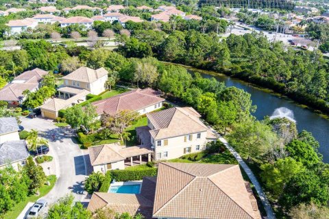 Villa ou maison à vendre à Jupiter, Floride: 4 chambres, 294.13 m2 № 1182237 - photo 9