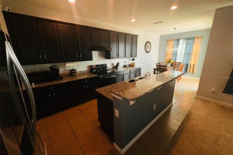 Casa en venta en Kissimmee, Florida, 5 dormitorios, 250.28 m2 № 1261415 - foto 4