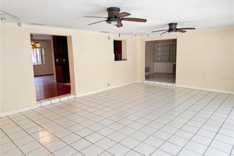 Villa ou maison à vendre à Kissimmee, Floride: 4 chambres, 223.52 m2 № 1312562 - photo 6