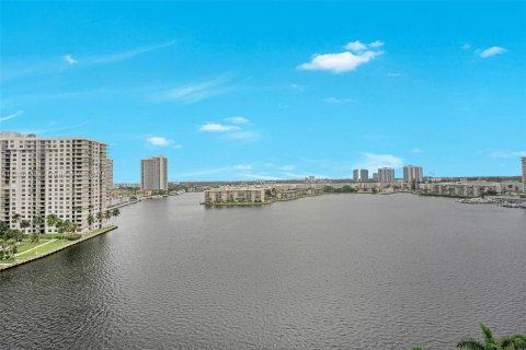 Condominio en venta en Aventura, Florida, 2 dormitorios, 157.28 m2 № 986470 - foto 24