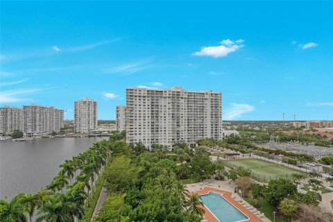 Copropriété à vendre à Aventura, Floride: 2 chambres, 157.28 m2 № 986470 - photo 1