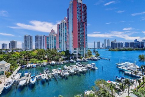 Condominio en venta en Aventura, Florida, 2 dormitorios, 160.72 m2 № 1208303 - foto 12