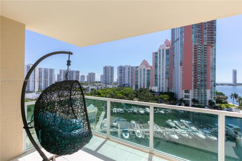 Condominio en venta en Aventura, Florida, 2 dormitorios, 160.72 m2 № 1208303 - foto 9