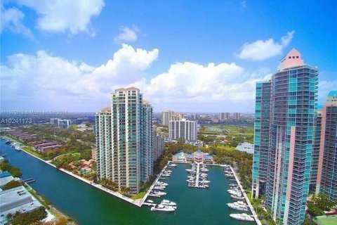 Condo in Aventura, Florida, 2 bedrooms  № 1208303 - photo 2