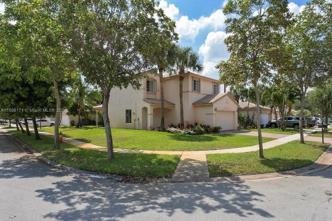 Villa ou maison à vendre à Miramar, Floride: 4 chambres, 195.19 m2 № 1208327 - photo 3