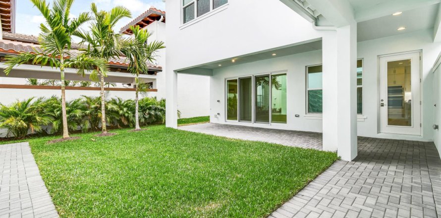 Villa ou maison à Palm Beach Gardens, Floride 4 chambres, 332.87 m2 № 1221619