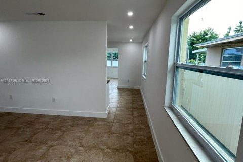 Casa en alquiler en Miami, Florida, 3 dormitorios, 211.07 m2 № 1332753 - foto 19