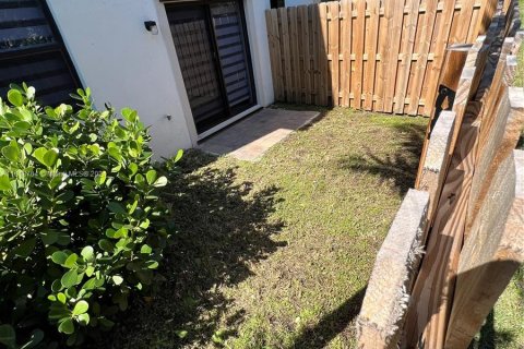 Townhouse in Pembroke Pines, Florida 4 bedrooms, 175.4 sq.m. № 962964 - photo 18