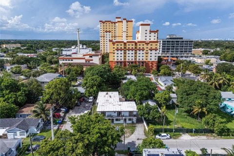 Immobilier commercial à vendre à Miami, Floride: 565.77 m2 № 1365910 - photo 6