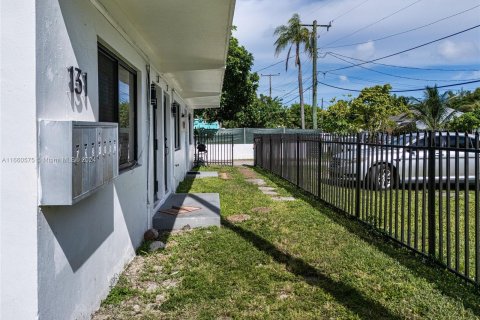 Immobilier commercial à vendre à Miami, Floride: 565.77 m2 № 1365910 - photo 4