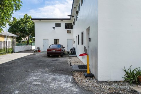 Commercial property in Miami, Florida 565.77 sq.m. № 1365910 - photo 23