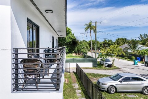 Propiedad comercial en venta en Miami, Florida, 565.77 m2 № 1365910 - foto 27