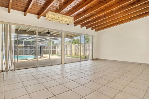 Casa en venta en Miami, Florida, 3 dormitorios, 127.55 m2 № 1365949 - foto 2