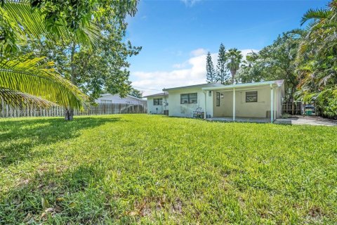 Villa ou maison à vendre à Miami, Floride: 4 chambres, 144.37 m2 № 1365951 - photo 2