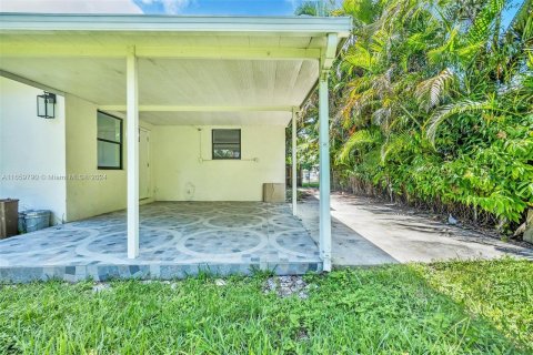 Villa ou maison à vendre à Miami, Floride: 4 chambres, 144.37 m2 № 1365951 - photo 23