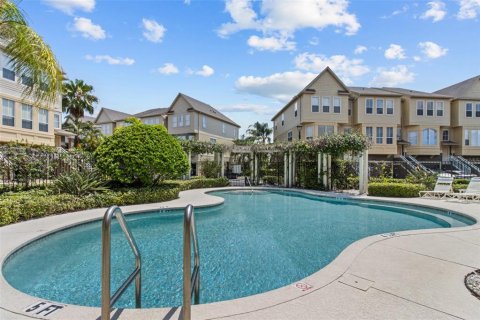 Touwnhouse à vendre à Tampa, Floride: 3 chambres, 235.97 m2 № 1318344 - photo 3