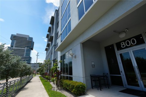 Propiedad comercial en venta en Hallandale Beach, Florida № 1328204 - foto 2