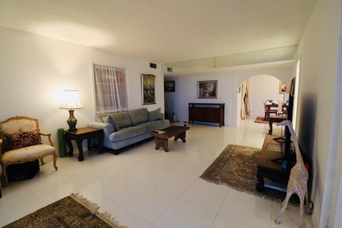 Condo in Pompano Beach, Florida, 2 bedrooms  № 973086 - photo 16