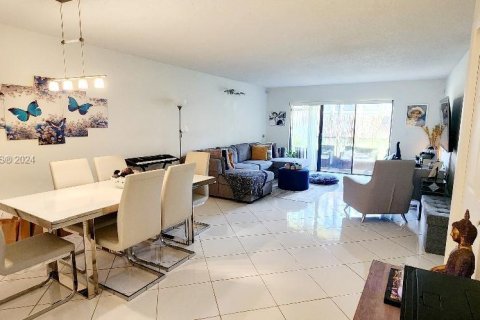 Condo in Weston, Florida, 2 bedrooms  № 1319363 - photo 3