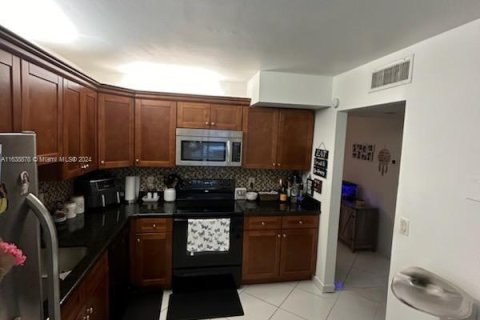 Condo in Weston, Florida, 2 bedrooms  № 1319363 - photo 9