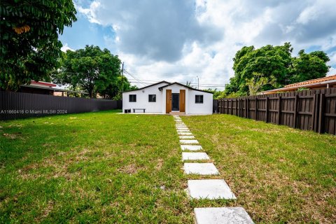 Villa ou maison à vendre à Hialeah, Floride: 3 chambres, 67.63 m2 № 1367309 - photo 29