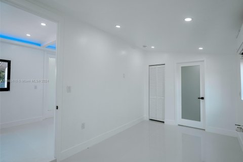 Villa ou maison à vendre à Hialeah, Floride: 3 chambres, 67.63 m2 № 1367309 - photo 25