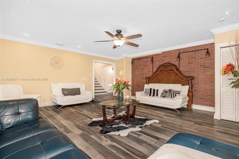 Casa en venta en Miramar, Florida, 5 dormitorios, 256.22 m2 № 1175745 - foto 16