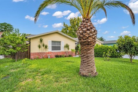 House in Port Richey, Florida 3 bedrooms, 130.53 sq.m. № 1304340 - photo 21