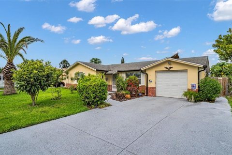 Casa en venta en Port Richey, Florida, 3 dormitorios, 130.53 m2 № 1304340 - foto 1