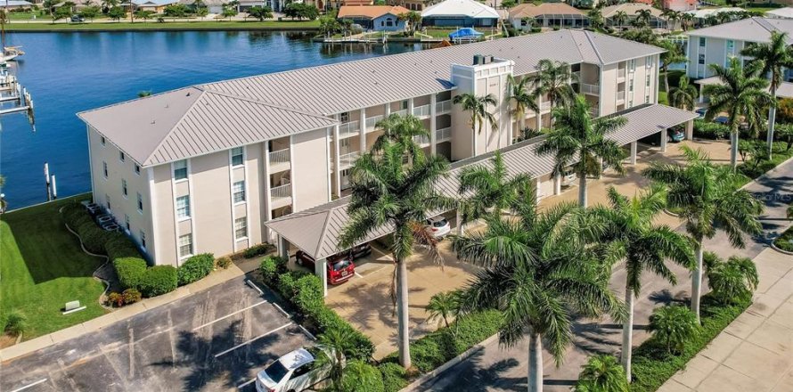 Condominio en Punta Gorda, Florida, 2 dormitorios  № 1314865