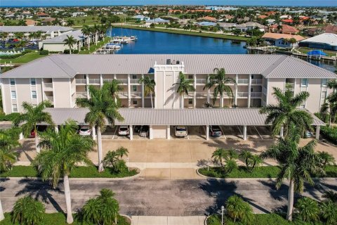 Copropriété à vendre à Punta Gorda, Floride: 2 chambres, 130.53 m2 № 1314865 - photo 3